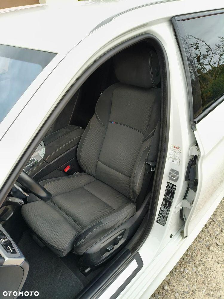 BMW Seria 5 525d xDrive - 25