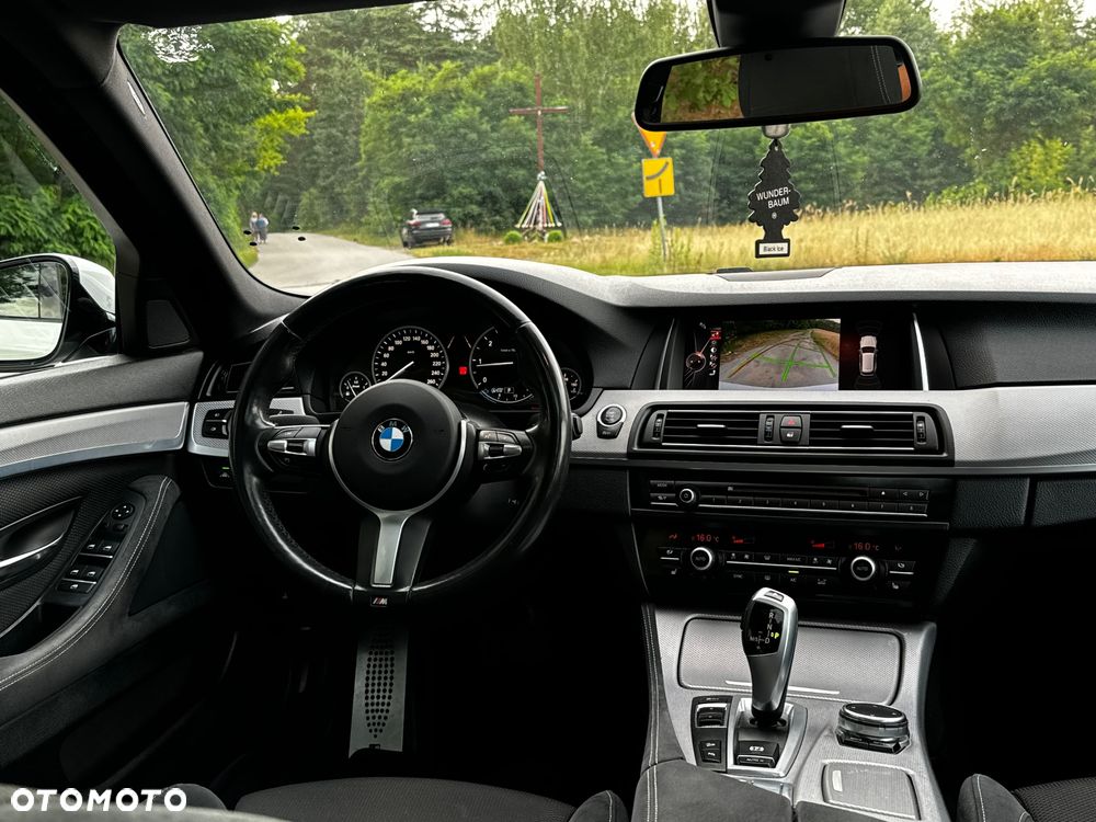 BMW Seria 5 520d xDrive - 14