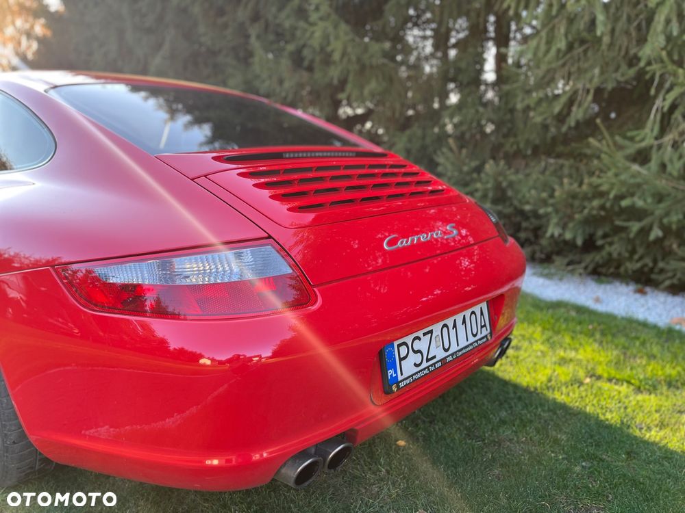 Porsche 911 Carrera S - 4