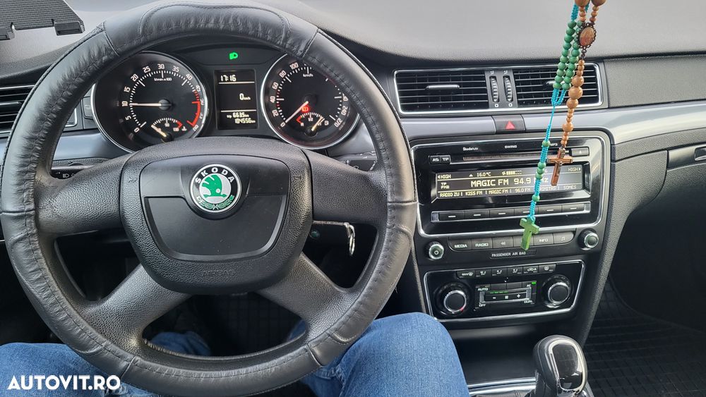 Skoda Superb 2.0 TDI FAMILY - 9