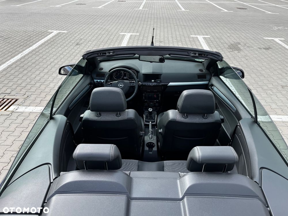 Opel Astra 2.0 T Cosmo - 7