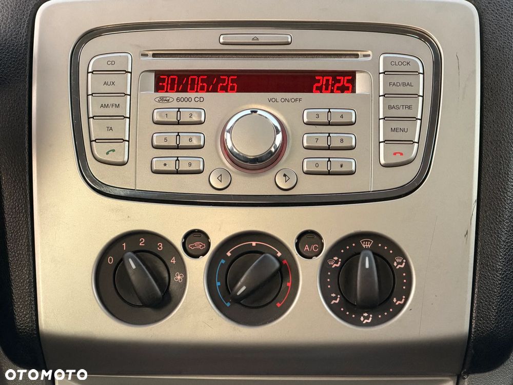 Ford Focus 1.6 Trend - 17
