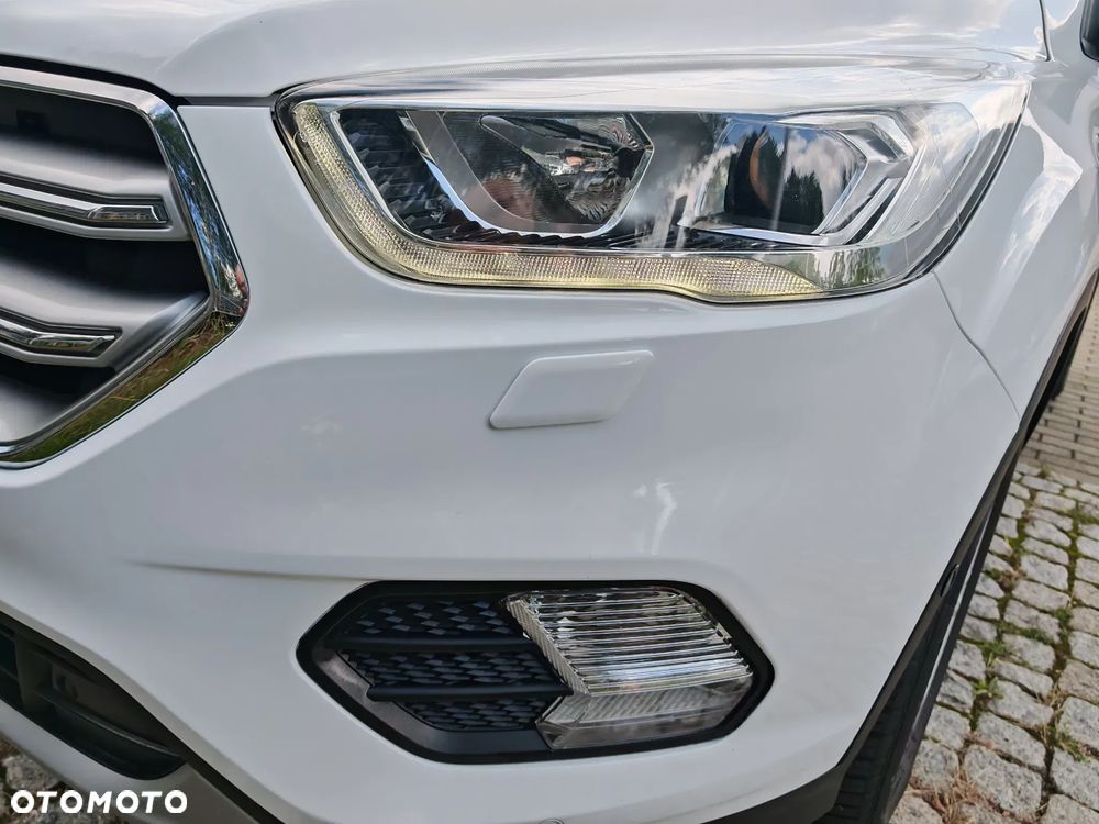 Ford Kuga 1.5 EcoBoost 2x4 Titanium - 32