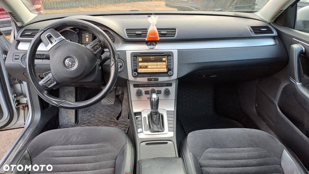 Volkswagen Passat - 11