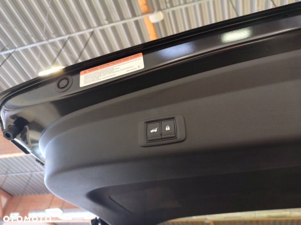 Mitsubishi Outlander - 8