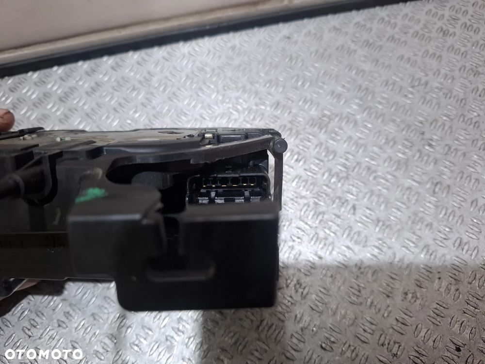 Zamek drzwi prawy przód Renault Master III 2,3 DCI 2016 rok nr 805020010R - 3