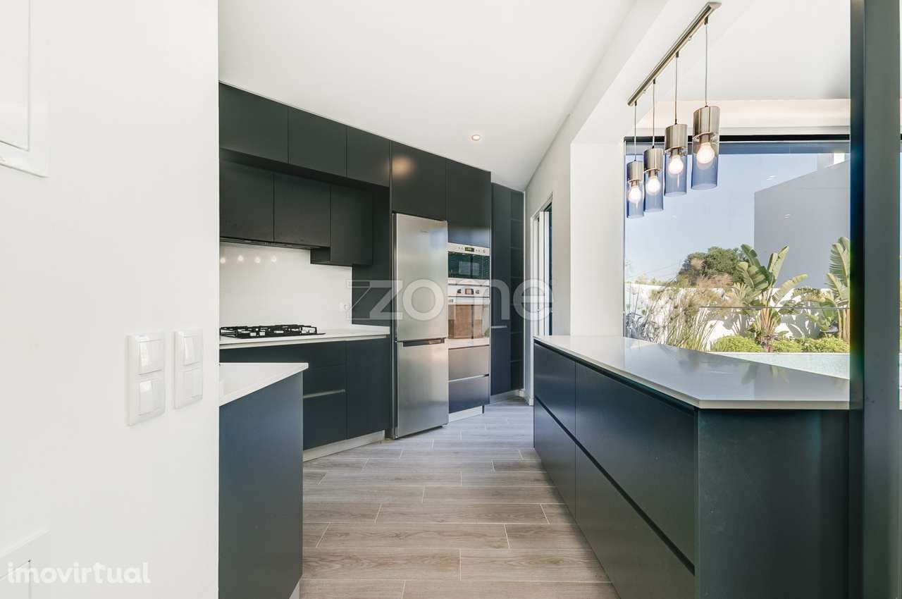 Moradia T3 com Piscina e Jardim no Zambujeiro – Alcabideche - Grande imagem: 5/32