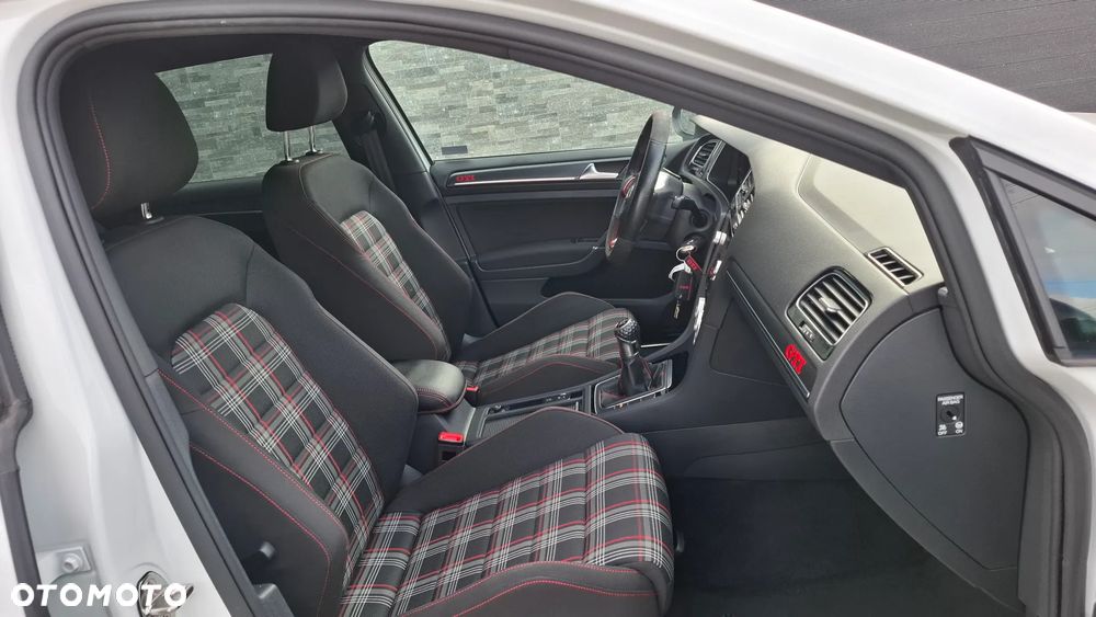 Volkswagen Golf 2.0 TSI BMT GTI Performance - 29