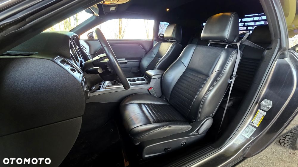 Dodge Challenger - 31