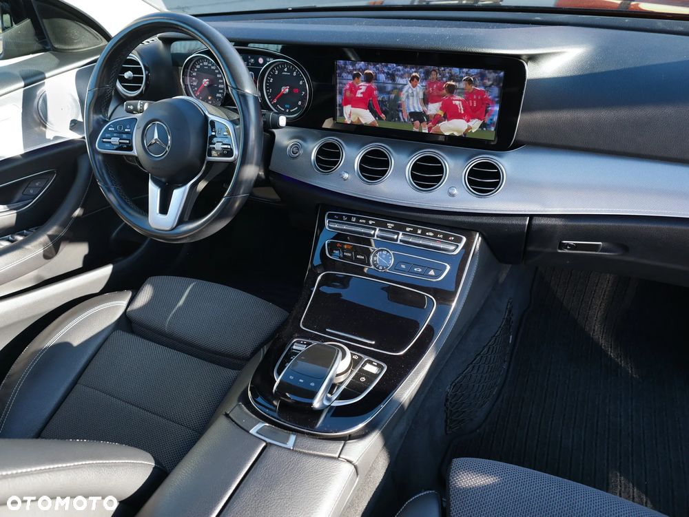 Mercedes-Benz Klasa E 300 9G-TRONIC Avantgarde - 16