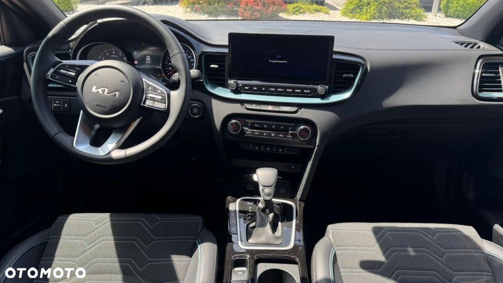 Kia XCeed - 10