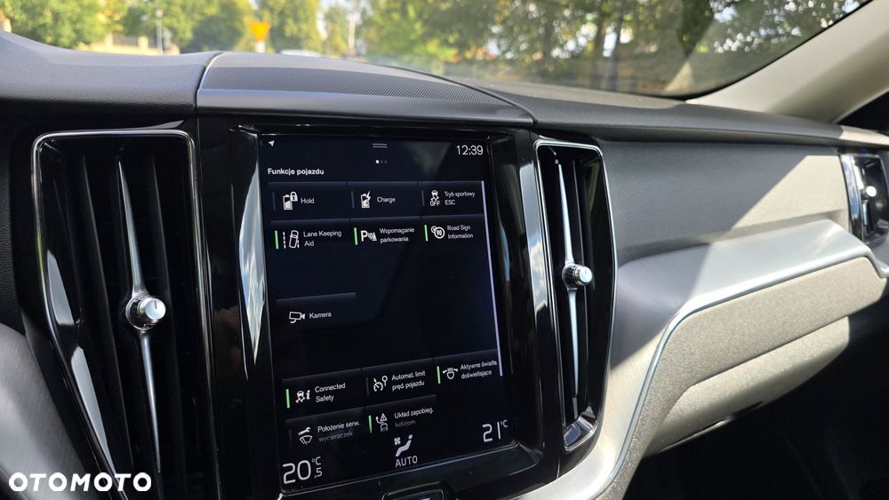 Volvo XC 60 T8 Twin Engine AWD Geartronic Momentum - 17