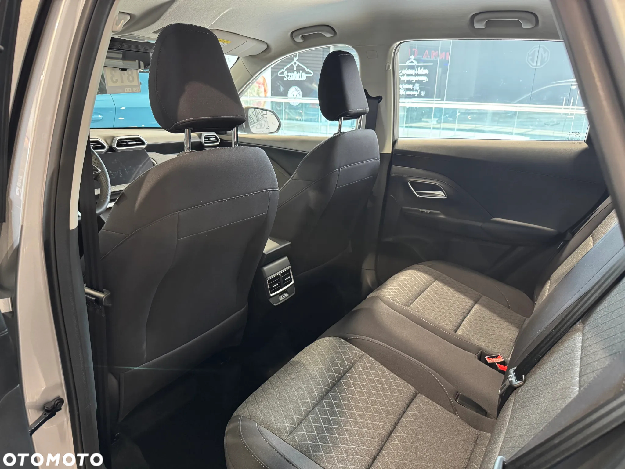 MG ZS Hybrid+ - 11