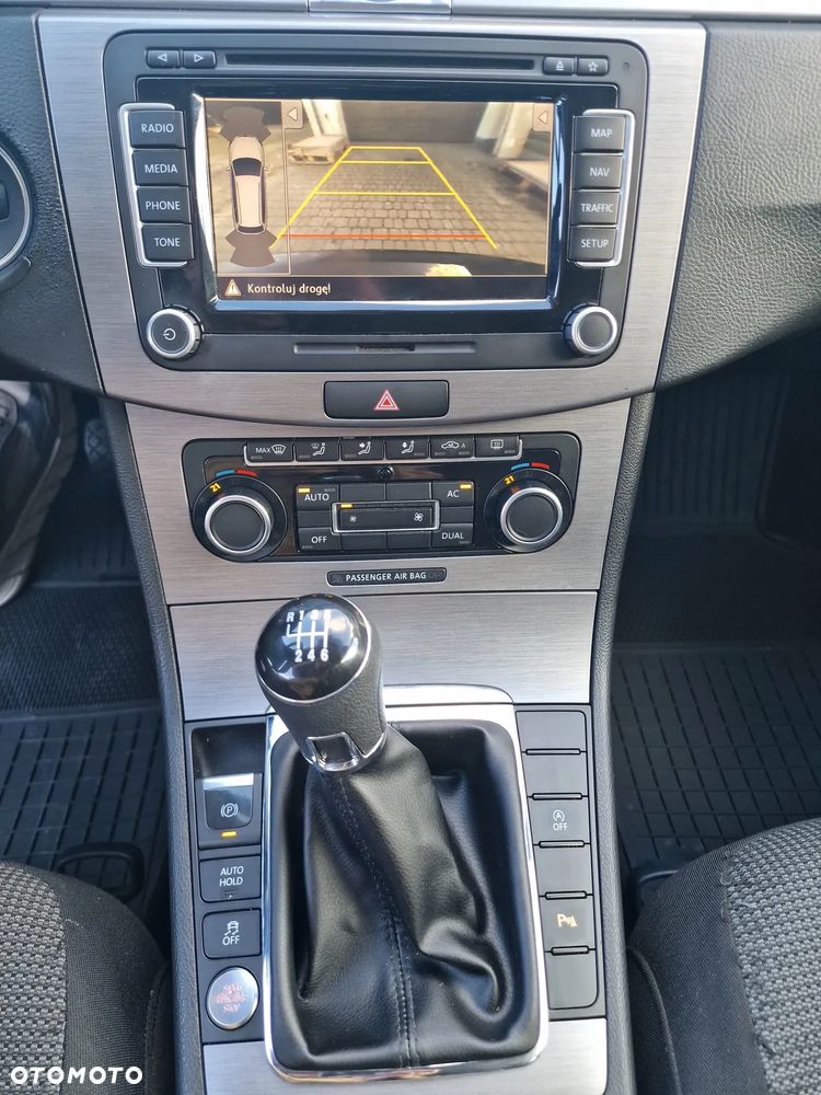 Volkswagen Passat 2.0 TDI DPF Comfortline - 24