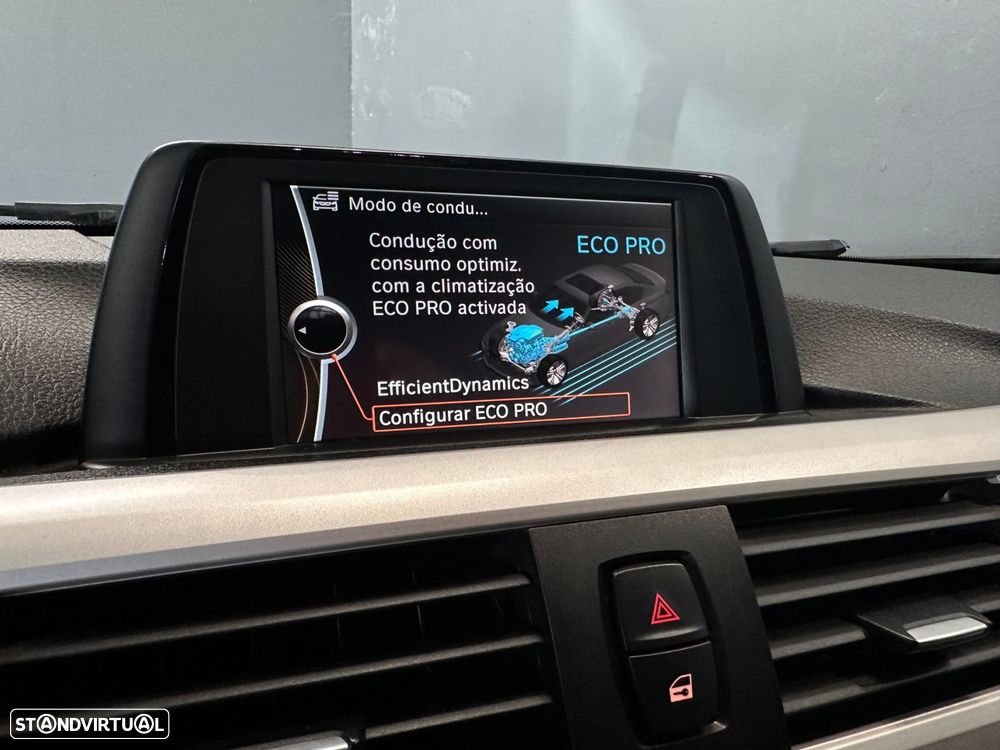 BMW 318 d Line Sport - 27
