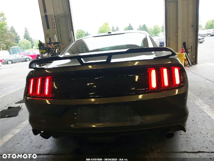 Ford Mustang 5.0 V8 GT - 13