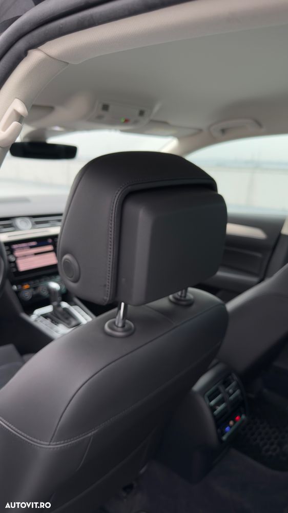 Volkswagen Passat 2.0 TDI SCR DSG (BlueM Tech) Highline - 33