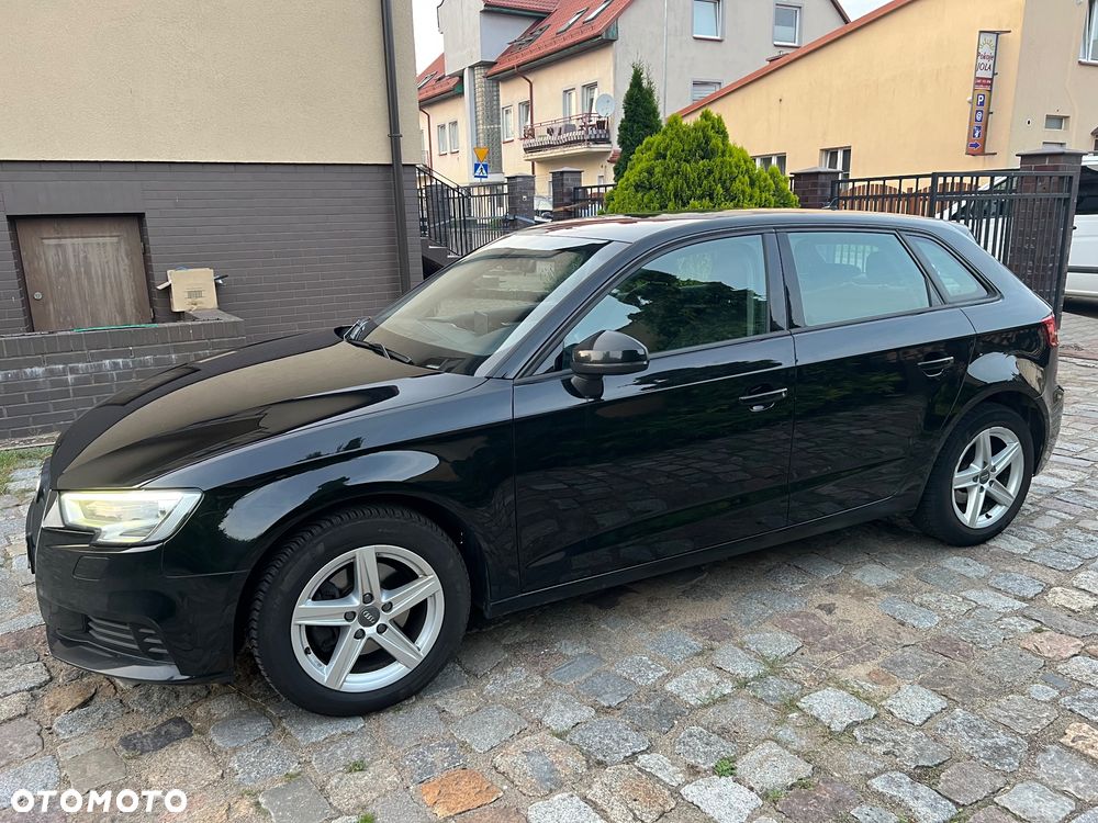 Audi A3 Sportback - 2