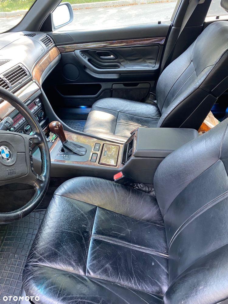 BMW Seria 7 728i L - 10