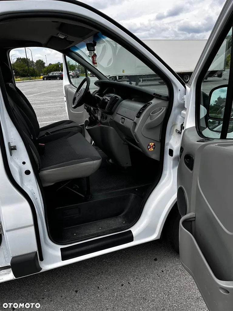 Opel Vivaro L2H1 2.9t - 8