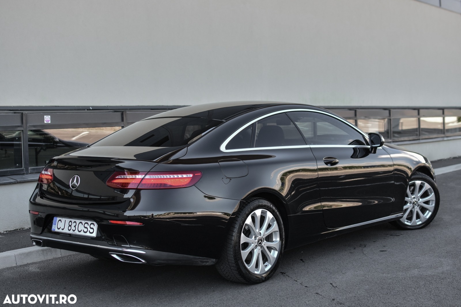 Mercedes-Benz E 220 d Coupe 9G-TRONIC Avantgarde - 2