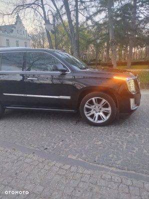 Cadillac Escalade - 3