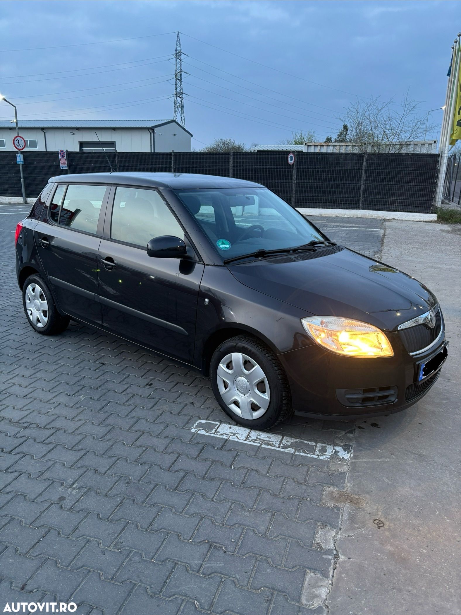 Skoda Fabia 1.2 HTP Ambiente - 1