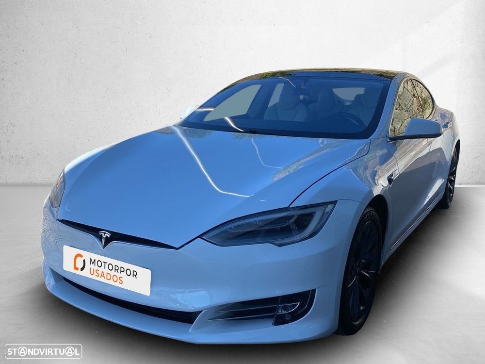 Tesla Model S - 3