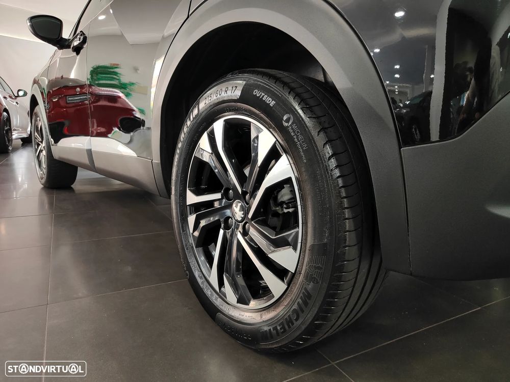 Peugeot 2008 1.2 PureTech Allure EAT8 - 26