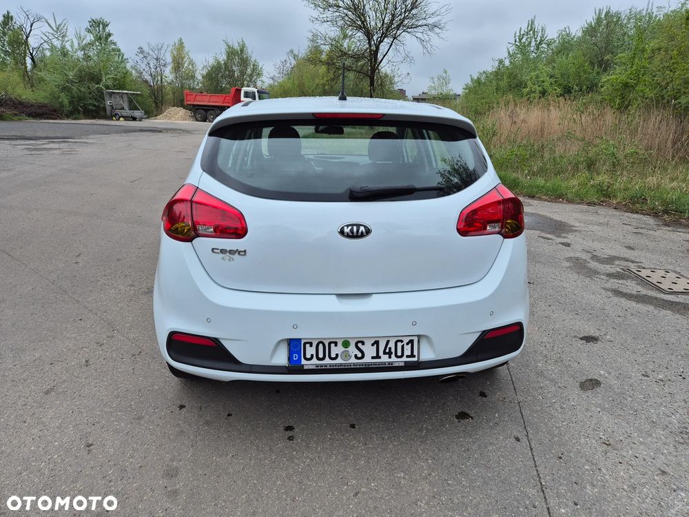 Kia Ceed 1.4 CVVT Fifa World Cup Edition - 16