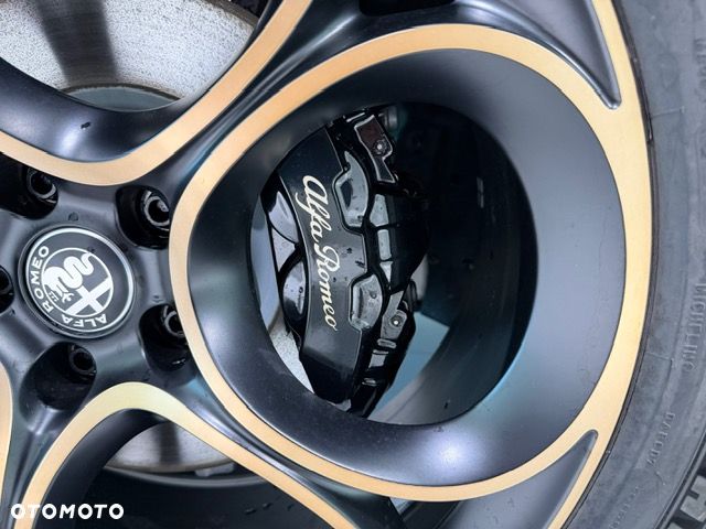 Alfa Romeo Stelvio 2.0 Turbo Intensa Q4 - 14