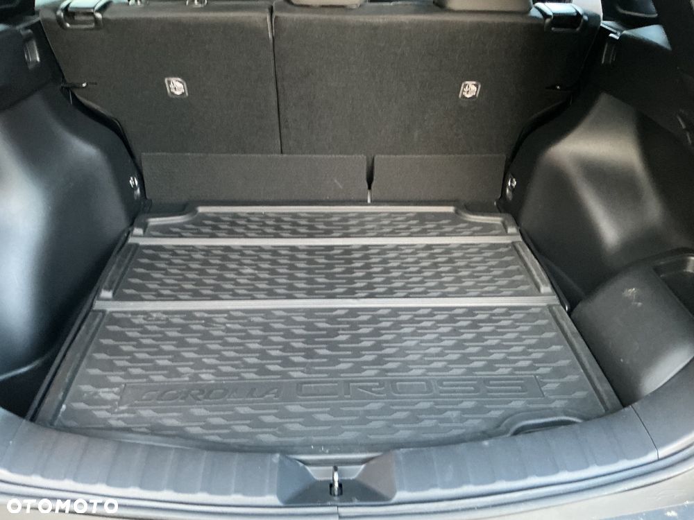 Toyota Corolla Cross 2.0 Hybrid Style AWD - 16