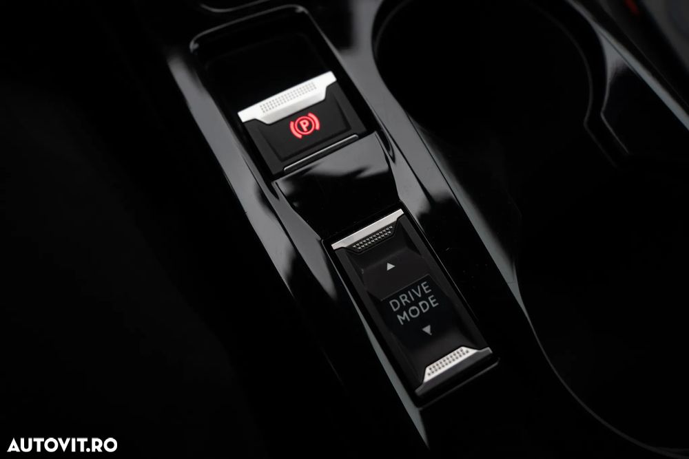 Peugeot 2008 1.2 L PureTech STT EAT8 Allure - 26
