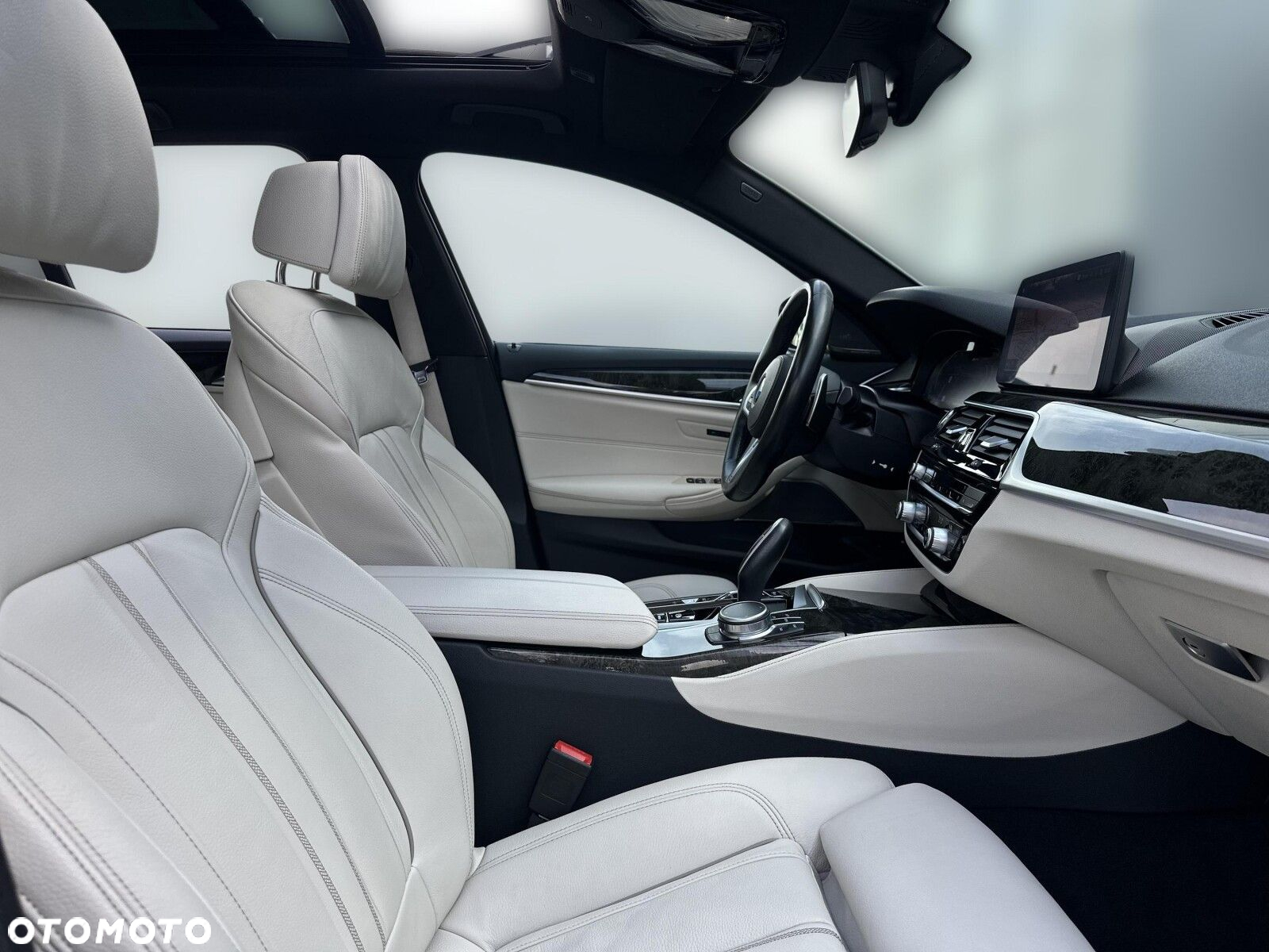 BMW Seria 5 530e xDrive M Sport sport - 15