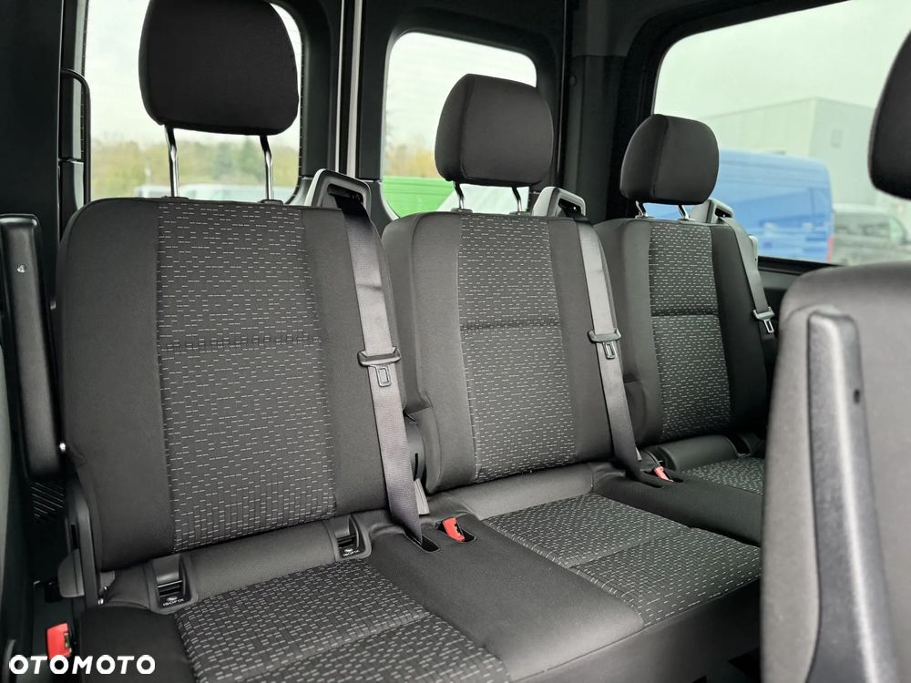Mercedes-Benz Sprinter - 14