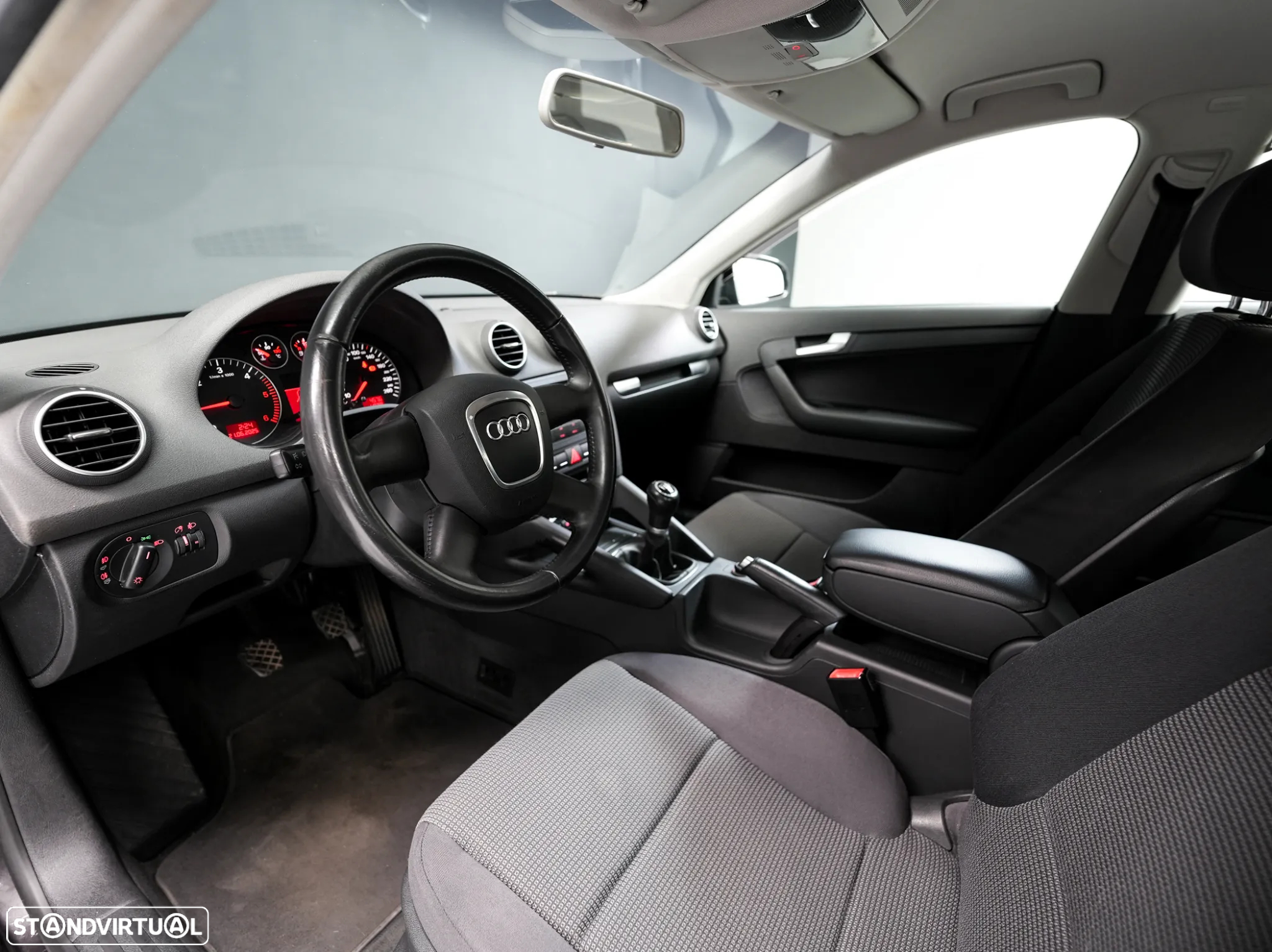 Audi A3 Sportback 1.9 TDi Attraction - 9
