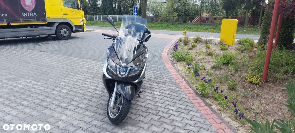 Piaggio X10 - 32