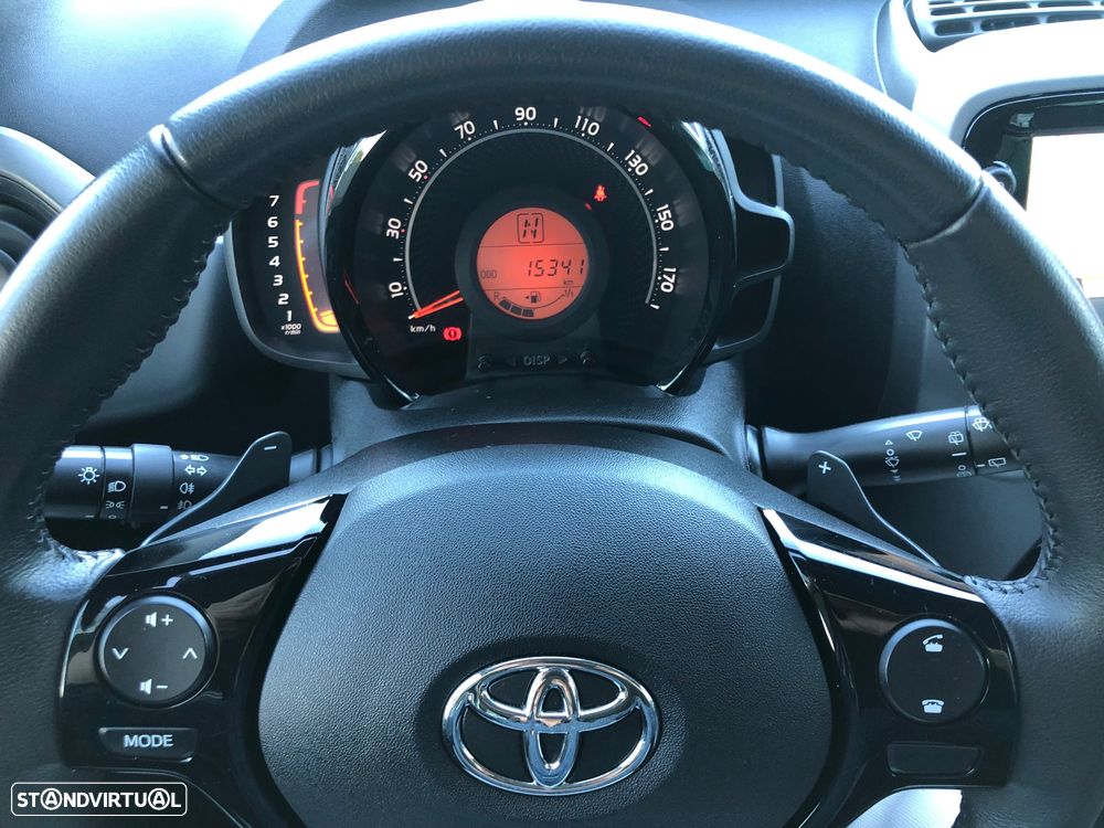Toyota Aygo 1.0 X-Play Plus MM - 18