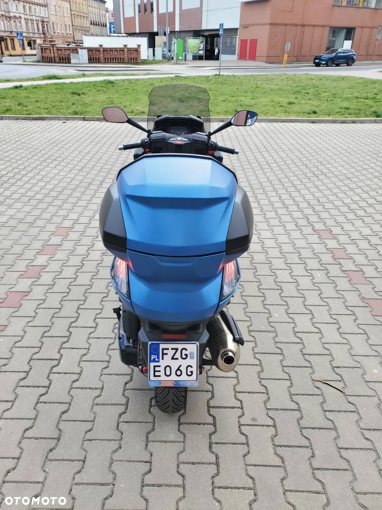 Peugeot Metropolis - 8