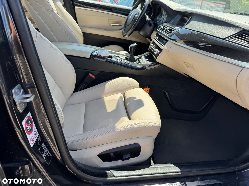 BMW Seria 5 520d Blue Performance - 33