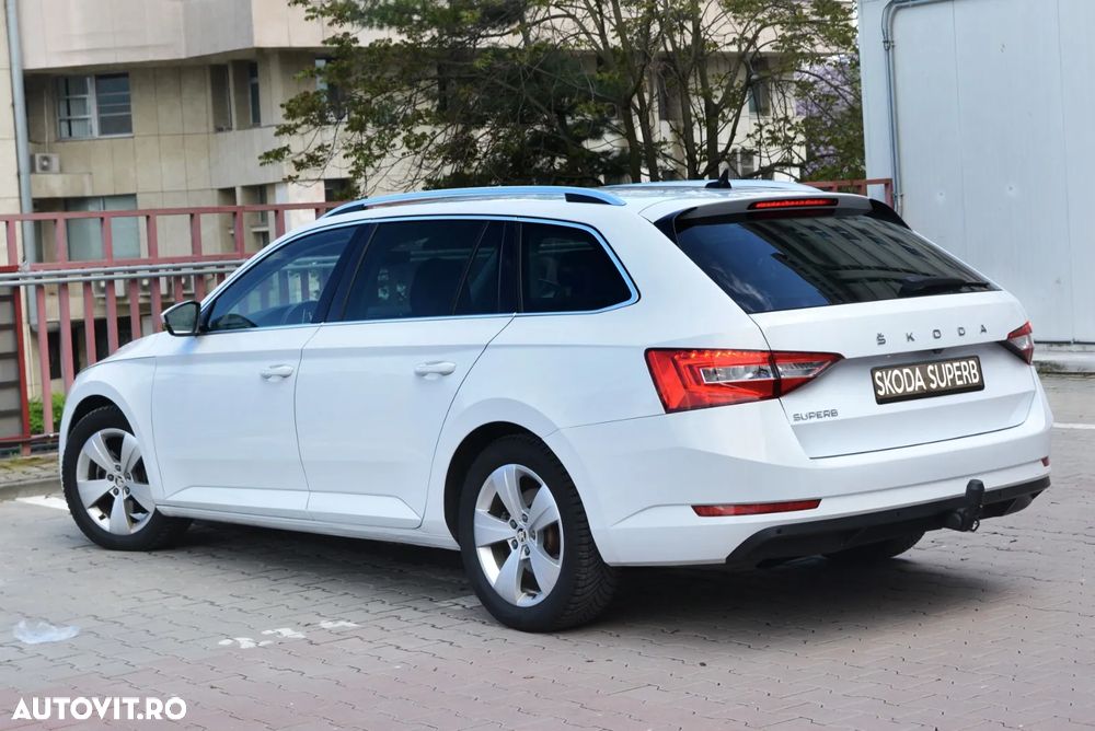 Skoda Superb 2.0 TDI DSG Premium Edition - 13