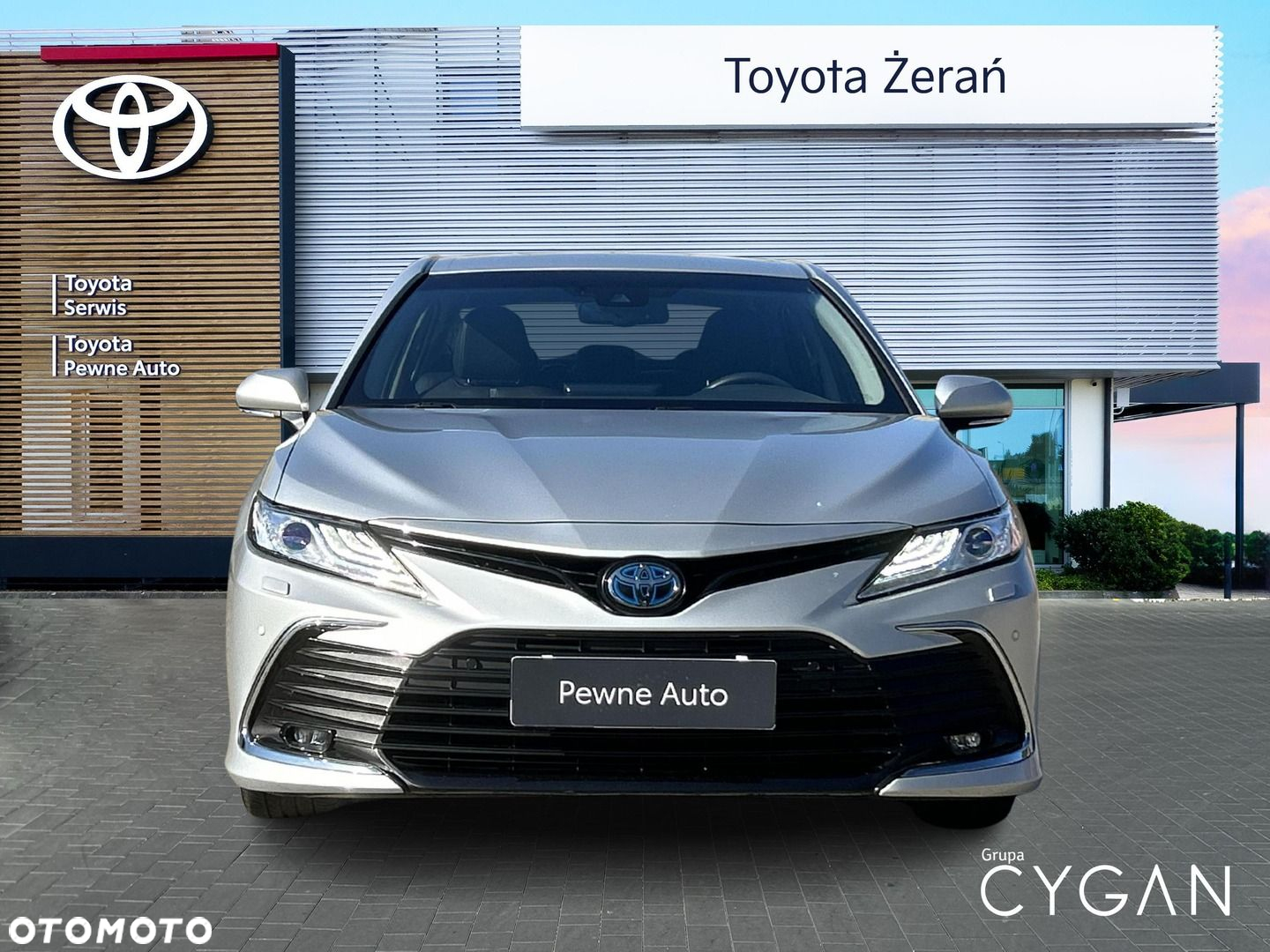 Toyota Camry 2.5 Hybrid Executive CVT - 2
