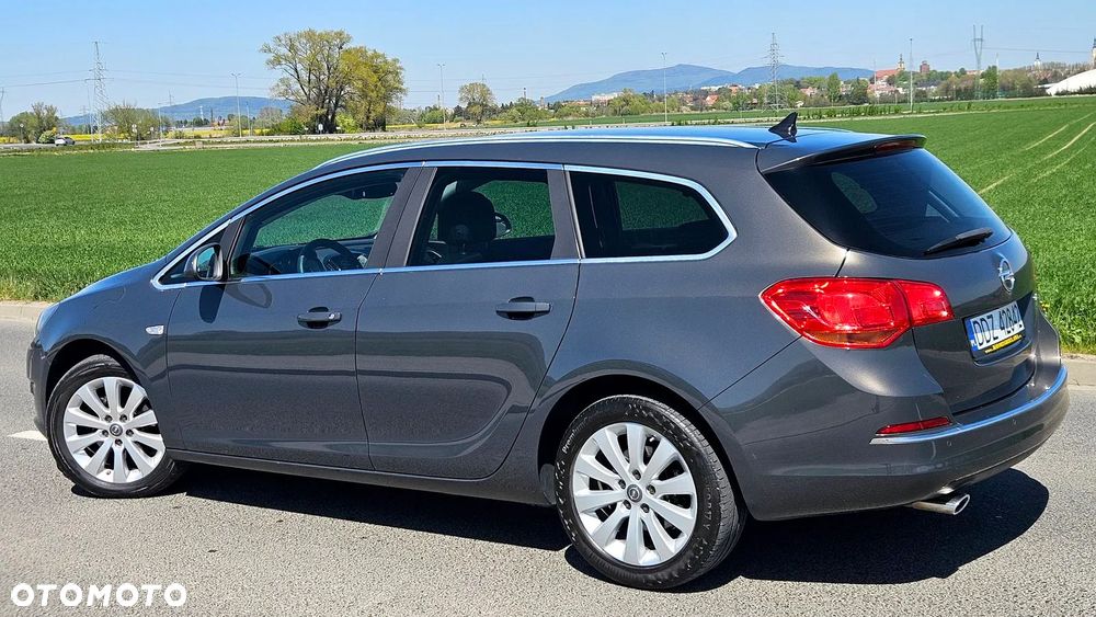 Opel Astra 2.0 CDTI Exklusiv - 4