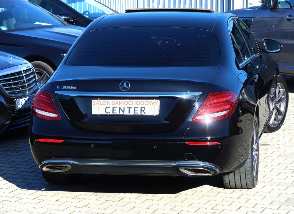 Mercedes-Benz Klasa E 300 9G-TRONIC Avantgarde - 32