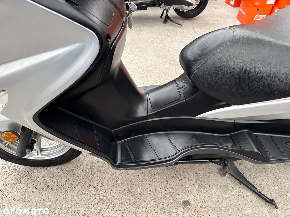 Suzuki Burgman - 15