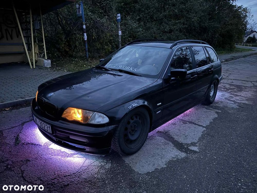 BMW Seria 3 320i Touring - 1