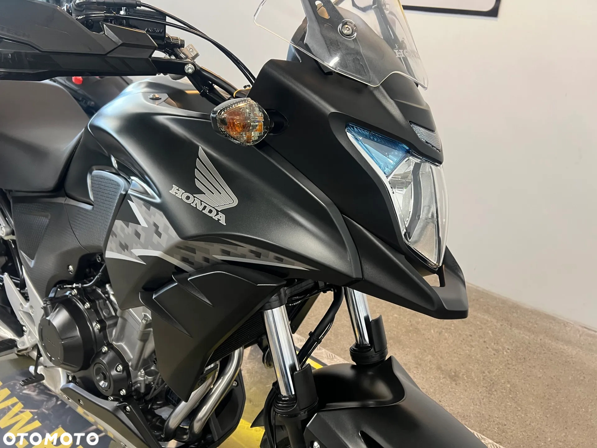 Honda CB - 10