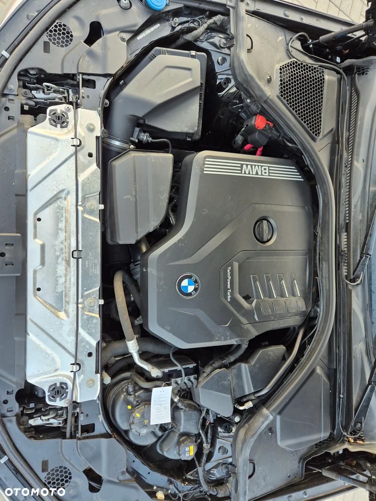 BMW Seria 3 330i Sport Line - 40