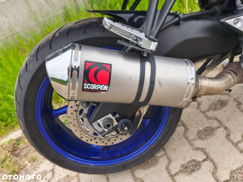Yamaha FZ8 - 9