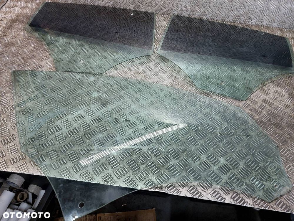 SZYBA DRZWI PRAWY PRZÓD + LEWY TYŁ + PRAWY TYŁ JAGUAR XF X250 - 2